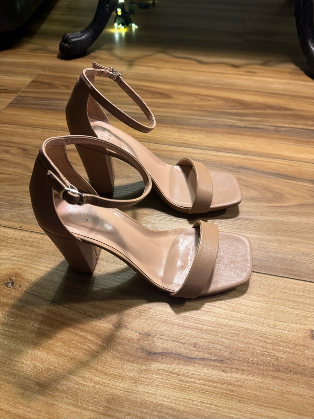 a new day Brand Tan Ankle-Strap Block Heel Sandals Size 9 1/2 Wide